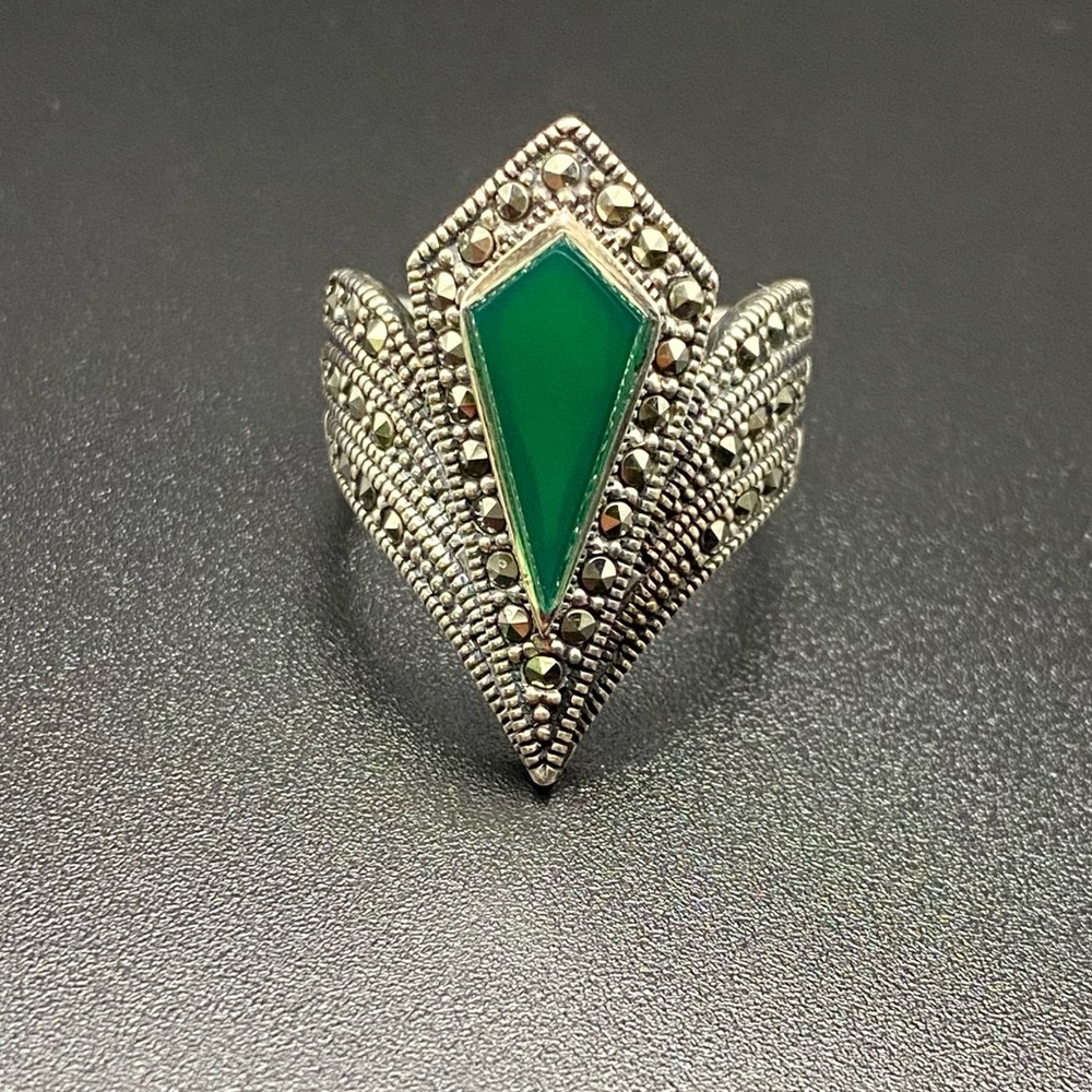 Sterling Silver Pointer Ring With Emerald Green S… - image 1